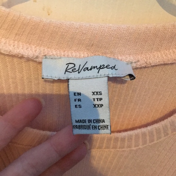 Long sleeve shirt. - Picture 3 of 3